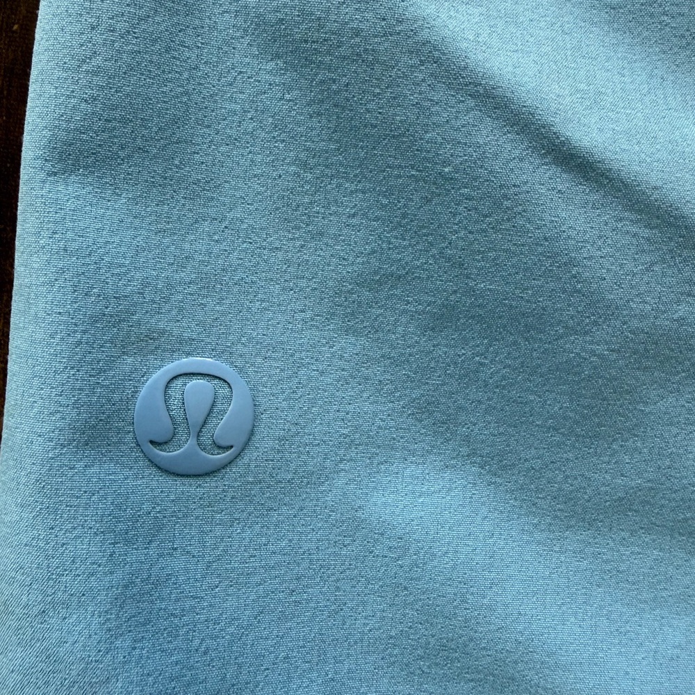 Lululemon Men's Drawstring shorts - Picture 3 of 6